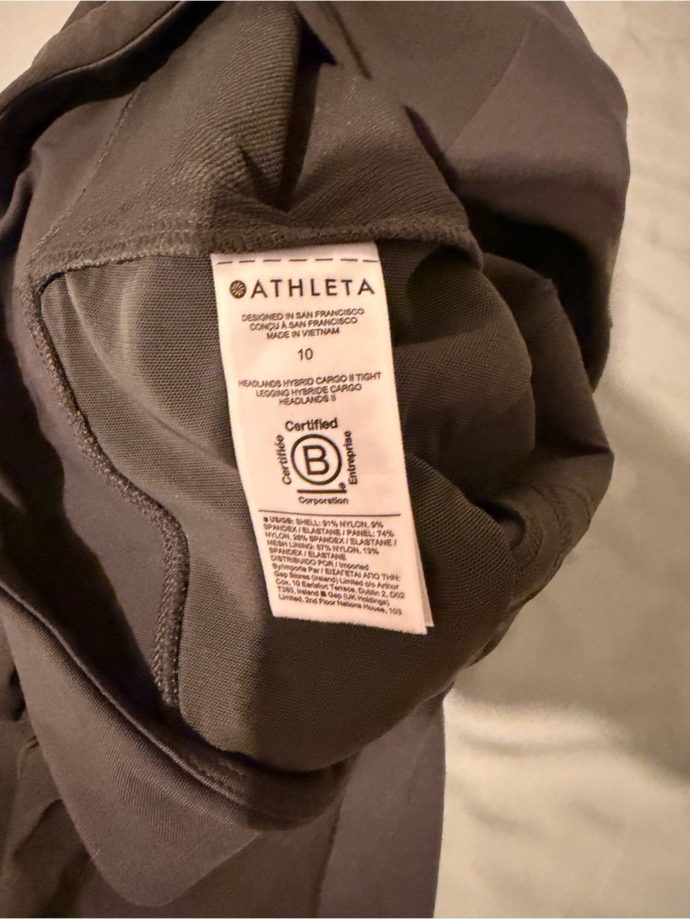 Athleta Headlands Hybrid Cargo Leggings - Sz 10 - Aspen Olive - Picture 8 of 10